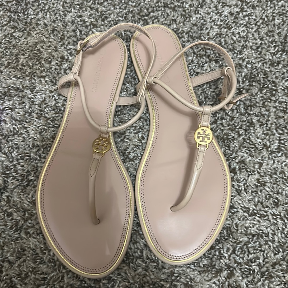 Like new!! Tory Burch Sandal!
